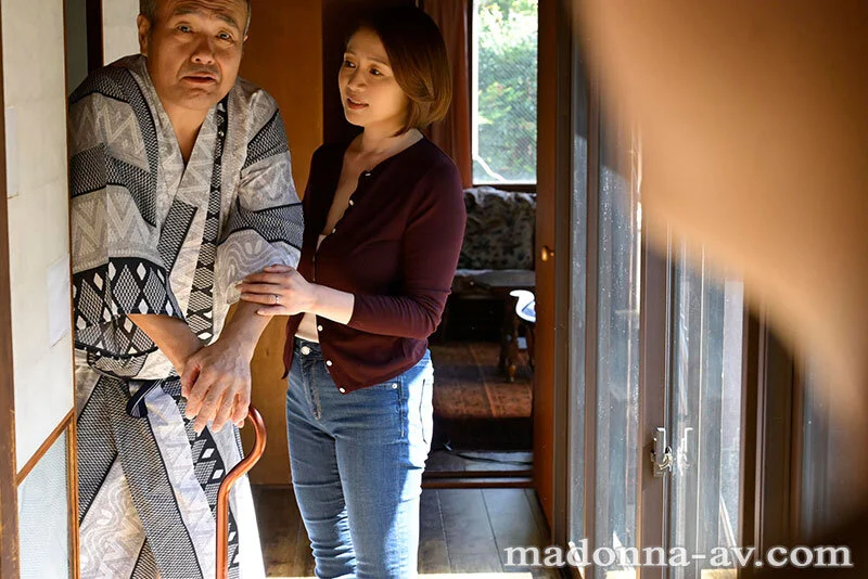 友田真希おすすめAV帰省したら腕を組んでる画像4
